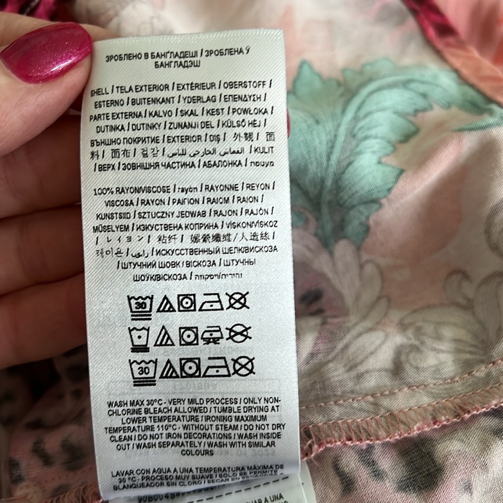 Guess Tunic - Picture 14 of 14